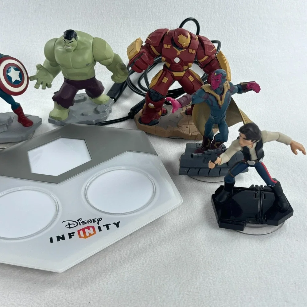 Disney‎ Infinity Portal & Figures Lot